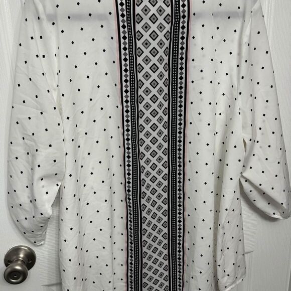 Croft & Barrow plus size 2x top white black pink brown triangles - Picture 4 of 4
